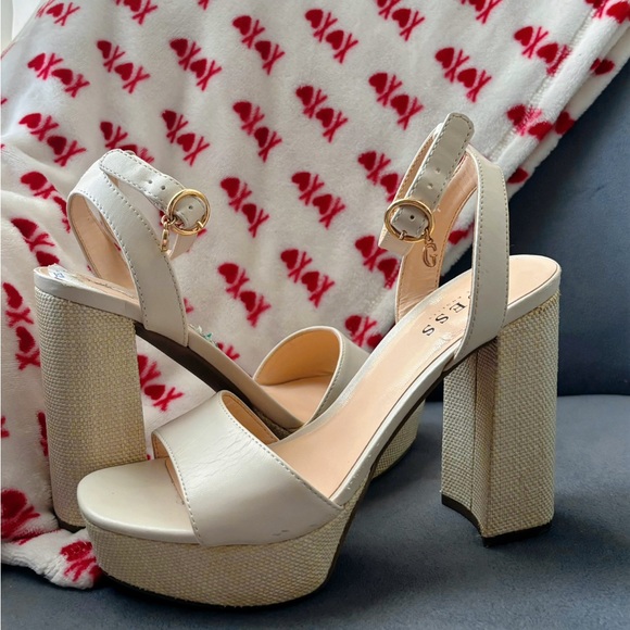 Guess Heels - Picture 1 of 1